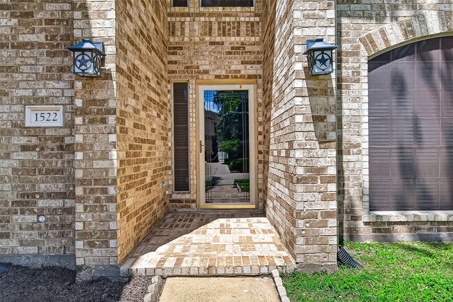 Foto del edificio - 1522 Brook Grove Dr