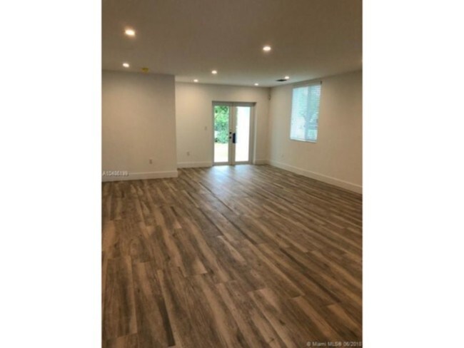 Foto del edificio - 5790-5762 SW 62nd St