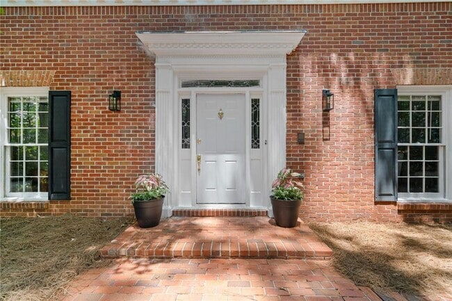 Building Photo - 80 Cliffcreek Trce NE
