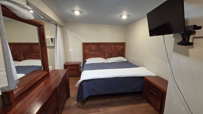 Foto del edificio - Spacious and Cozy studio!