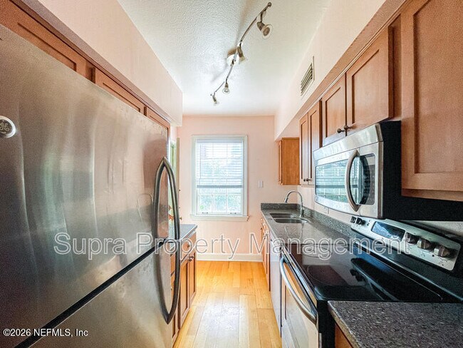 Foto del edificio - 1550 Palm Ave