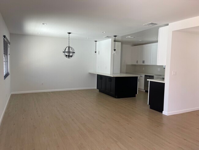 Building Photo - 11534 Balboa Blvd