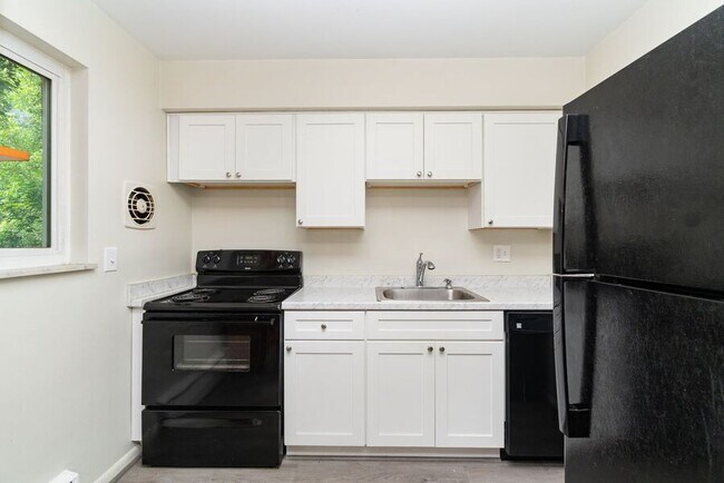 Foto del edificio - 3525 Linwood Ave