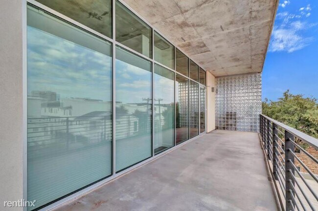 Foto del edificio - 3030 Bryan St