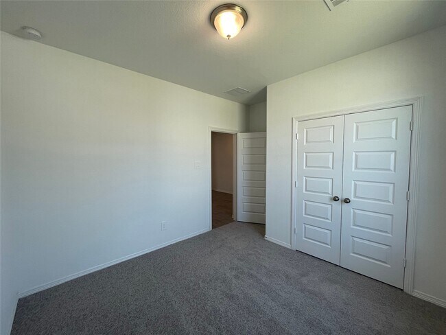 Foto del edificio - 9645 Caney Trails Rd