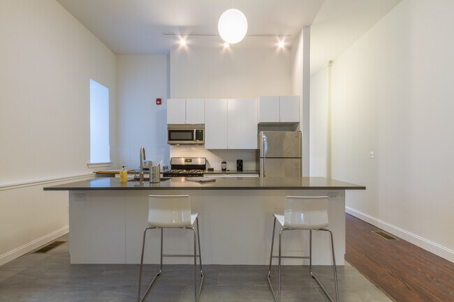 Foto del edificio - 1558 E Montgomery Ave