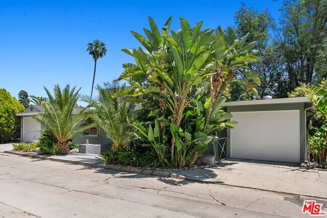 Foto del edificio - 6630 Whitley Terrace