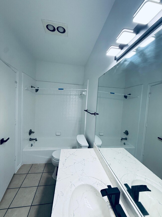 Foto del edificio - 18513 Chestnut Oak Dr