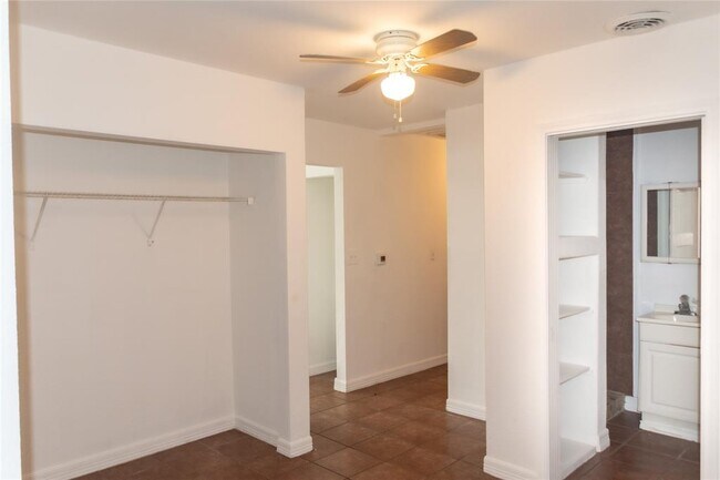 Foto del edificio - 5311 Perry Ave