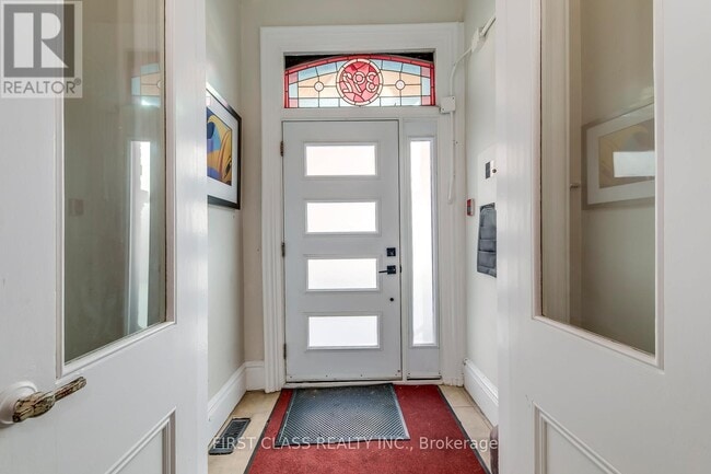 Photo du bâtiment - 392 Parliament St