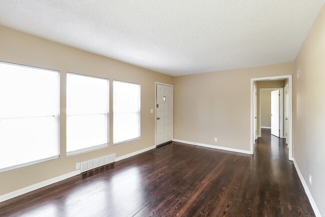 Building Photo - 5715 Lathrop Ave