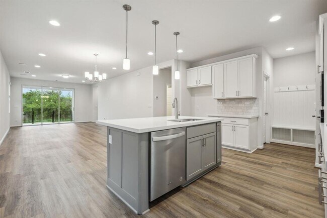 Building Photo - 413 Gaida Loop