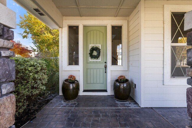 Foto del edificio - Spacious 5-Bedroom Home (plus bonus room) on ½ Acre in Bridgetower – Rare Meridian Rental!