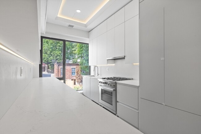 Photo - 1578 Beacon St Apartment