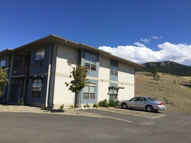 Building Photo - 2894 Overlook Blvd