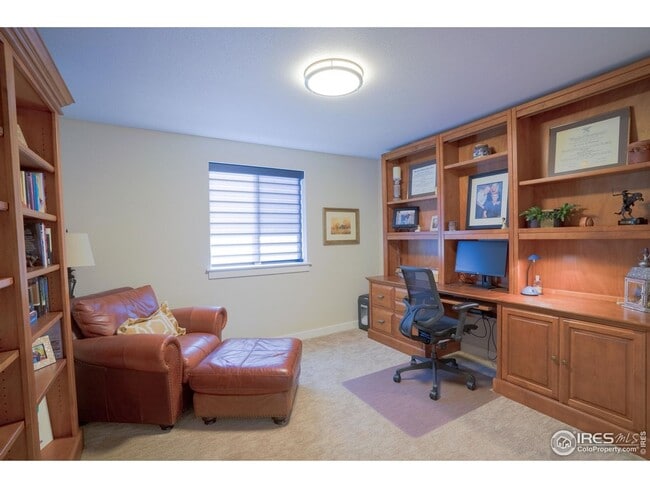 Building Photo - 294 E Chestnut St