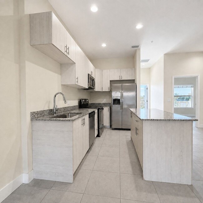 Building Photo - 3221-3409-3409 SW 8th Pl
