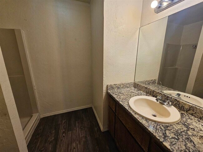 Foto del edificio - 4017 NW Ozmun Ave