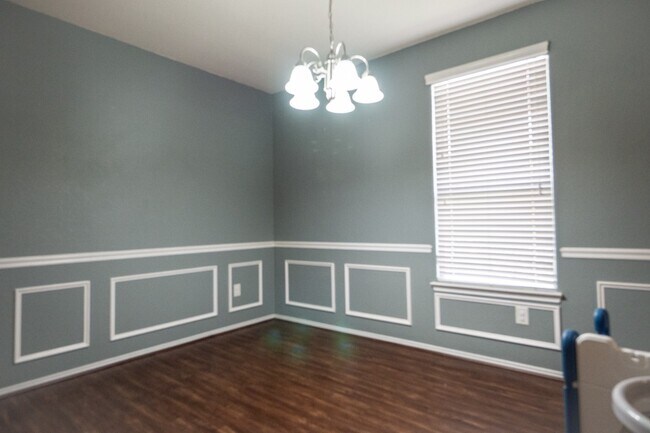 Foto del edificio - 1414 S Maple Dr