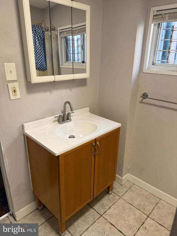 Building Photo - 1839 Sigel St