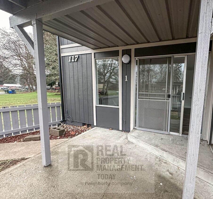 117 162nd St S Unit 1, Spanaway, WA 98387 Room for Rent in Spanaway