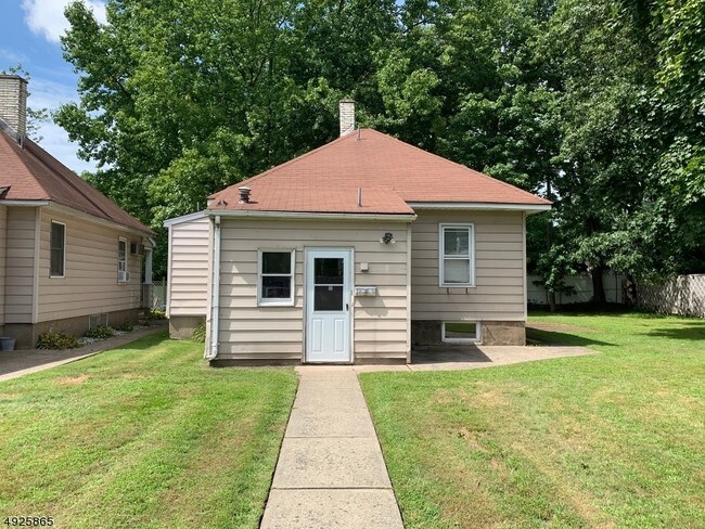 1 Cottage Ln Little Falls Nj 07424 Apartment For Rent In