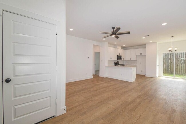 Building Photo - 16571 Oasis Glade Dr