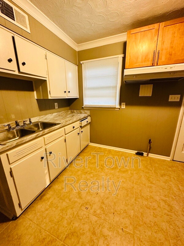 Building Photo - 3954 Comanche Rd