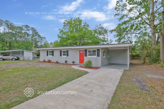 Building Photo - 8020 Pierre Dr