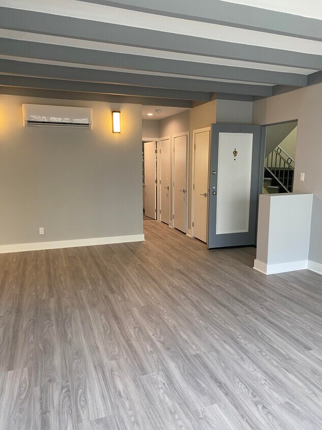Foto principal - 330 S Willaman Dr