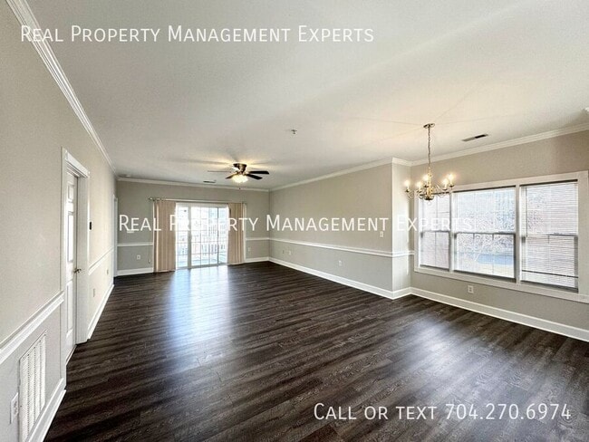 Foto del edificio - 8969 Meadow Vista Rd