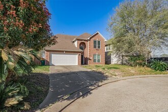 Building Photo - 2202 Highland Crossing Dr