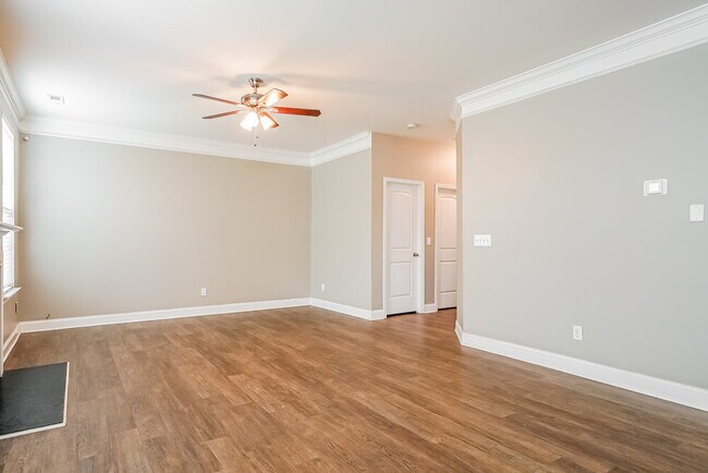 Foto del edificio - 168 Outwater Ridge Dr