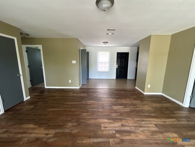 Foto del edificio - 3112 Ricks Rd