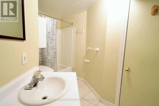 Building Photo - 46 Birchwood Dr