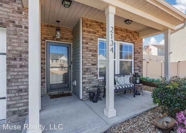 Building Photo - 4 br, 2.5 bath House - 2134 Gillette Drive