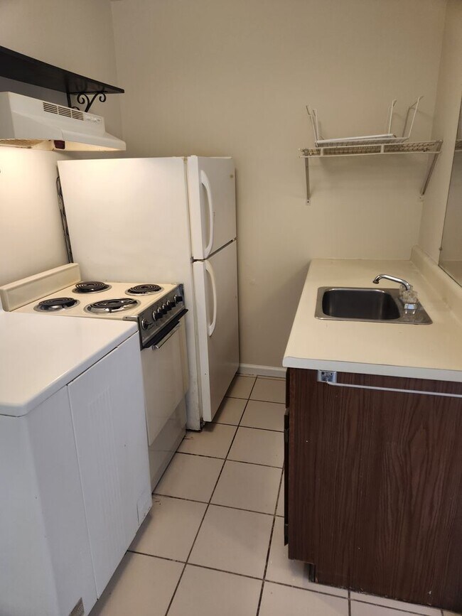 Foto del edificio - One Room Efficiency Apt in Ashland City