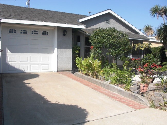 Building Photo - 221 Ogle St