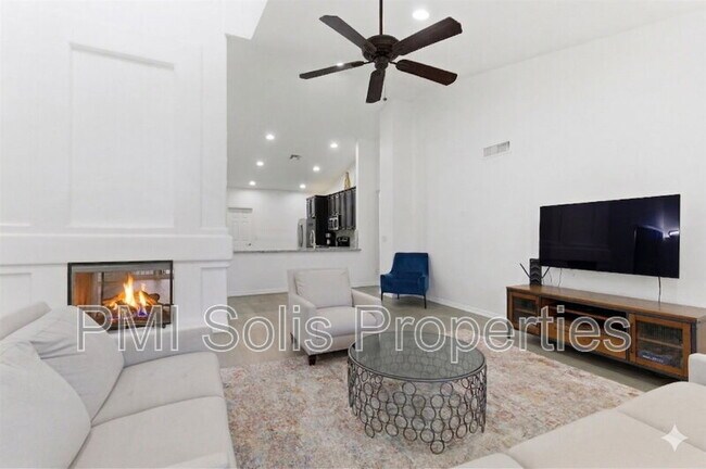 Foto del edificio - 10198 E San Salvador Dr