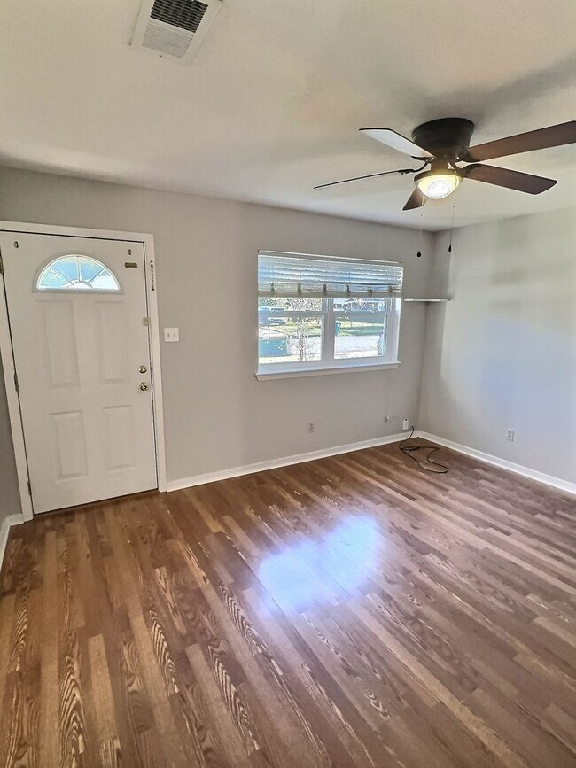 Foto del edificio - 3 Bedroom 1.5 Bathroom home in Ocean Springs School District