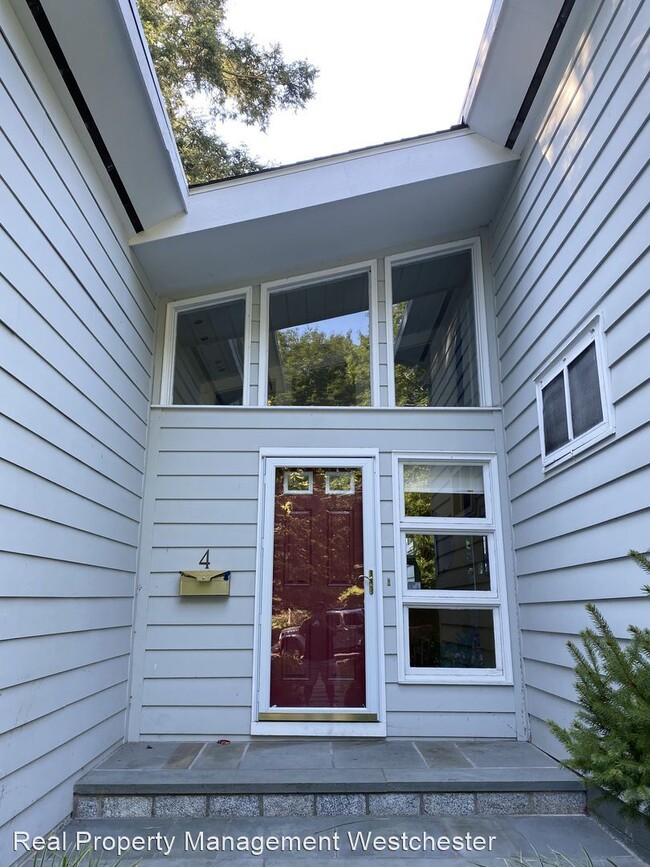Building Photo - 4 br, 2.5 bath House - 4 Cedar Lane