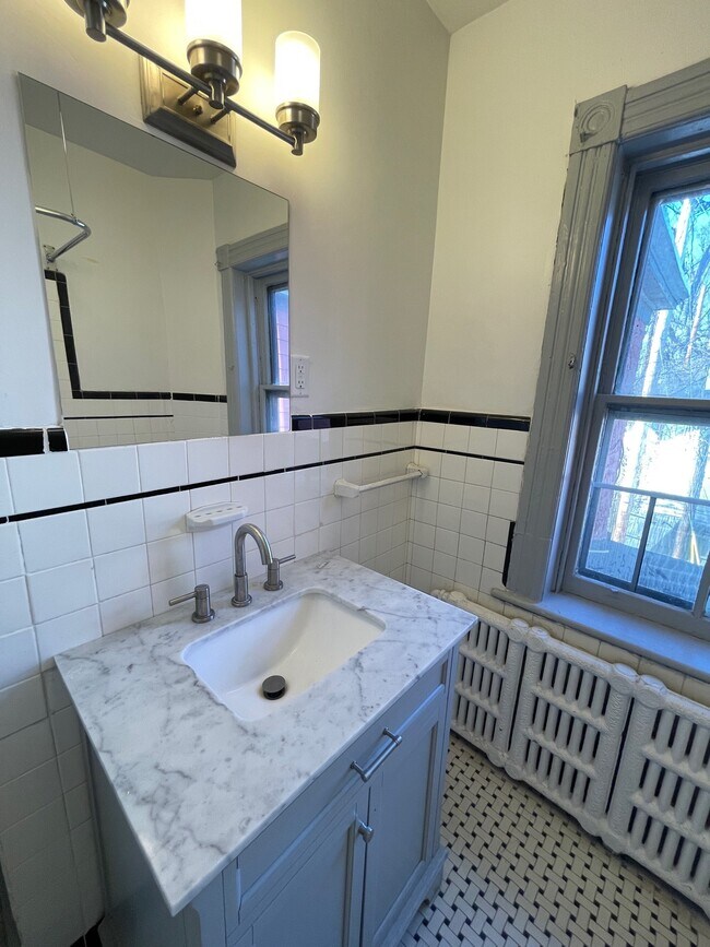 Building Photo - 6 Bay View Ter