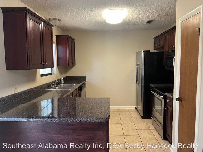 Foto del edificio - 3 br, 2 bath House - 303 Ridgeway Dr