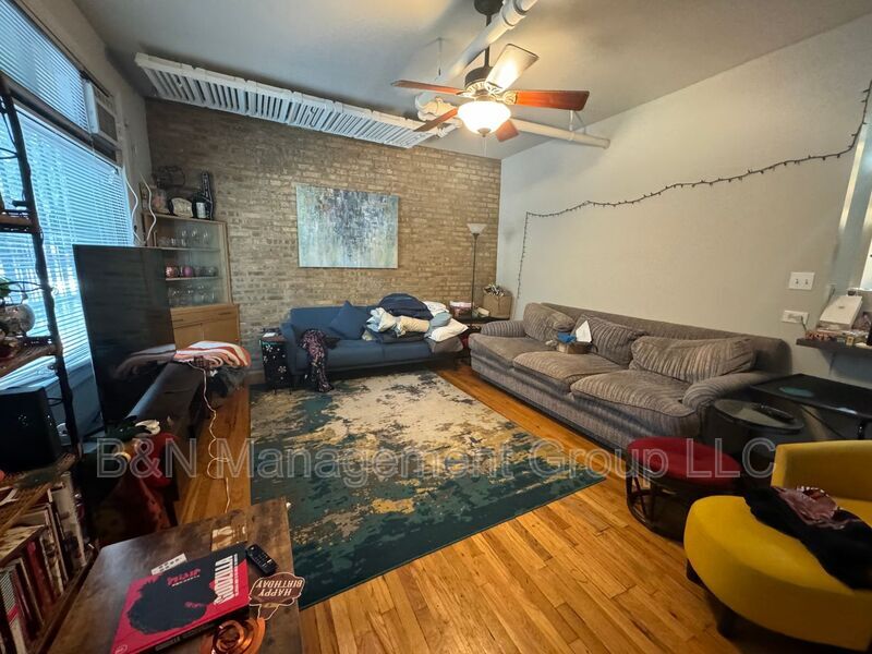 Foto principal - 918 W Oakdale