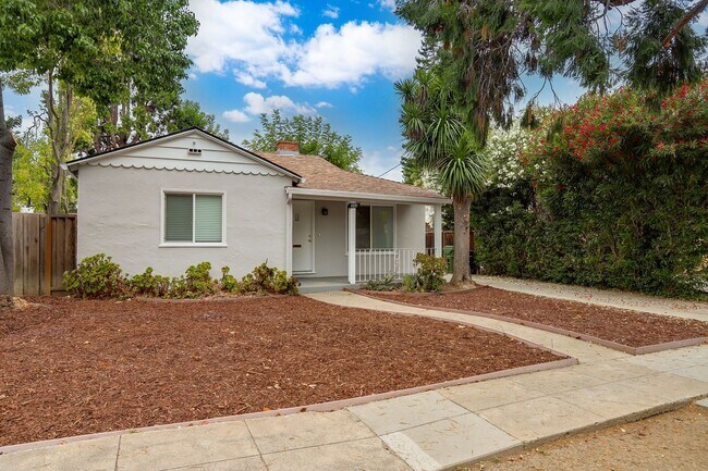 Photo - 2 Bed/ 1 Bath Home near downtown Campbell....