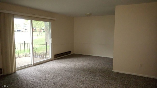 Building Photo - 1824 Colonial Village Way