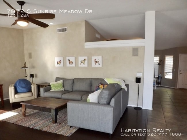 Building Photo - Large 4bd/2ba in Rita Ranch with Pool