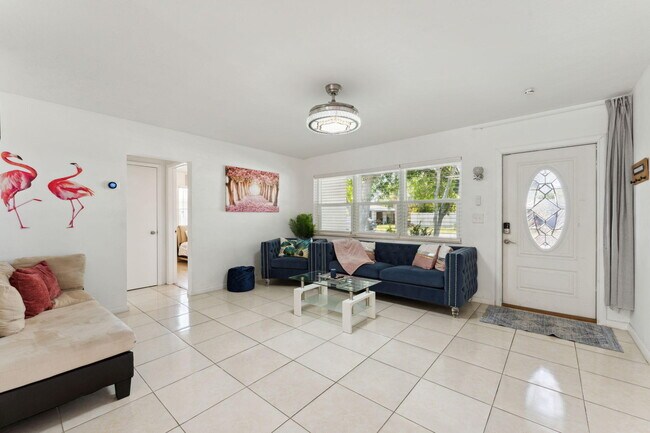 Foto del edificio - 254 SW 8th St