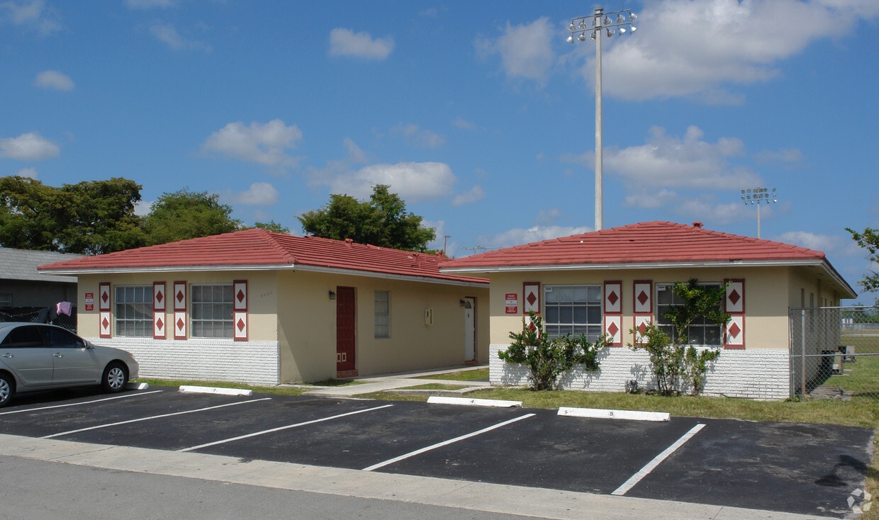 4000 NW 30th Ter, Lauderdale Lakes, FL 33309 Apartments in Lauderdale