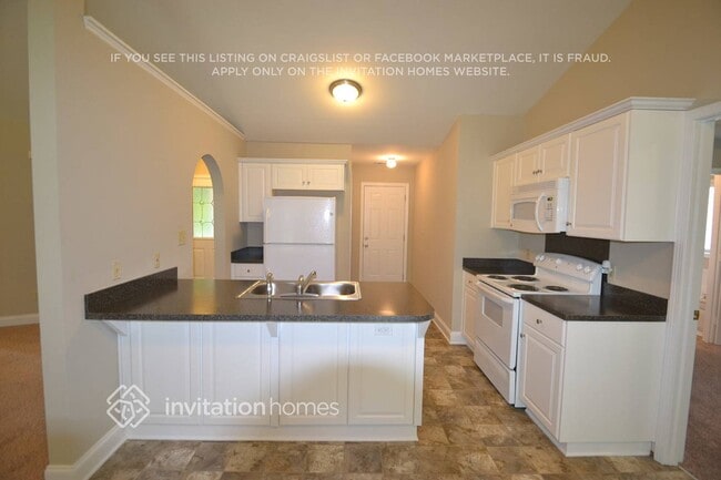 Building Photo - 120 Brooks Dr